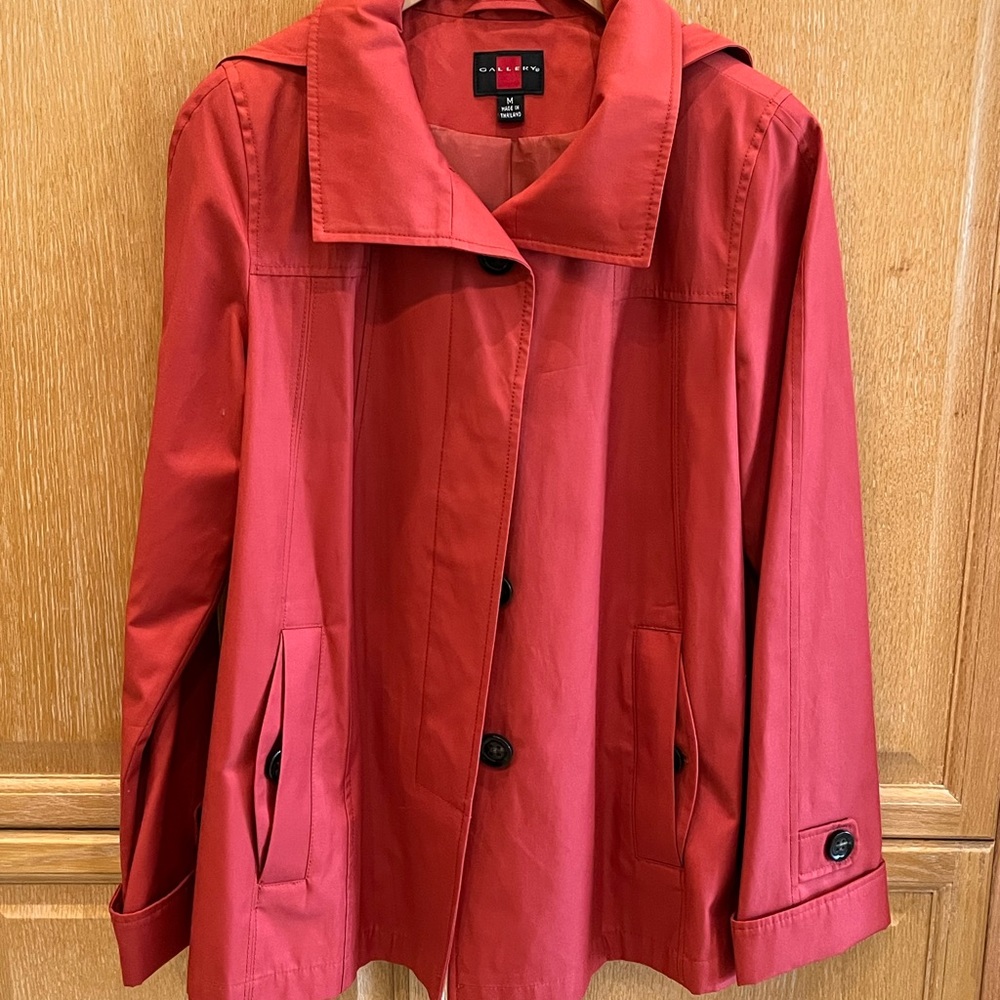 Women’s lightweight jacket.